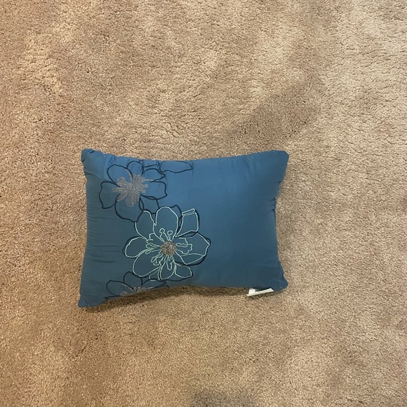 2 Sided Twin XL Comforter Set - Picture 6 of 6